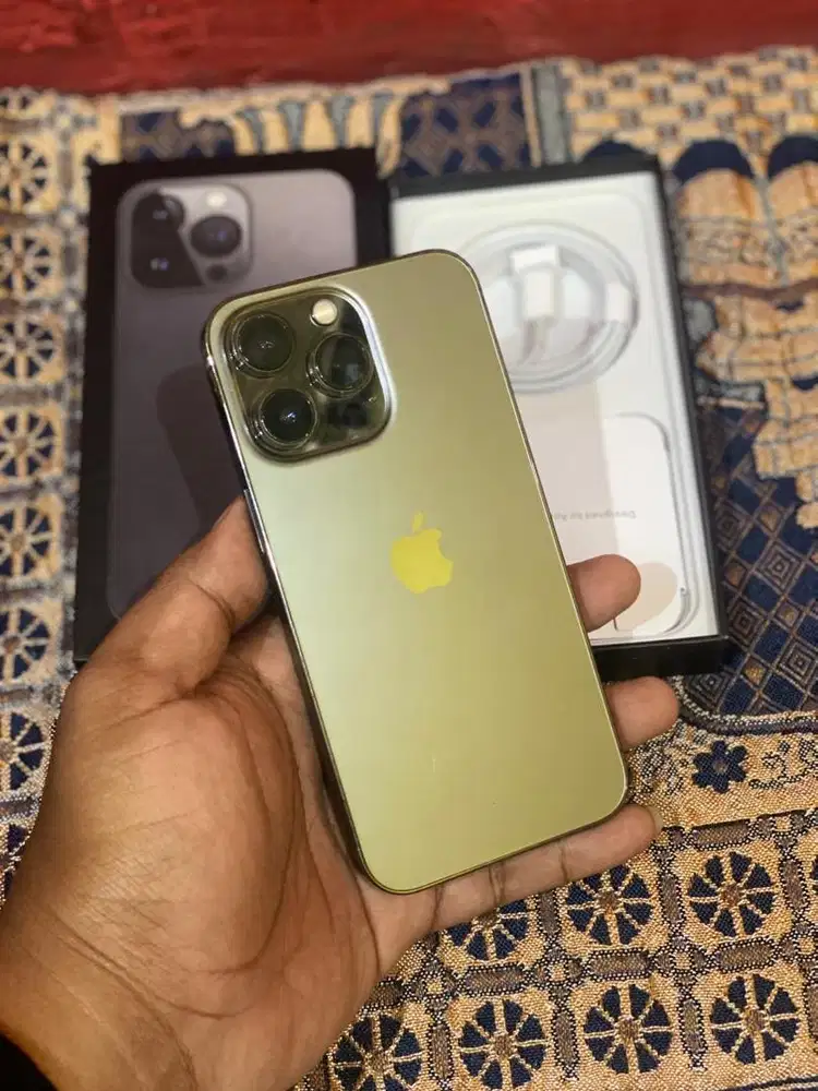 Iphone 13 pro 256gb mulus pemakaian terawat all provider lancar