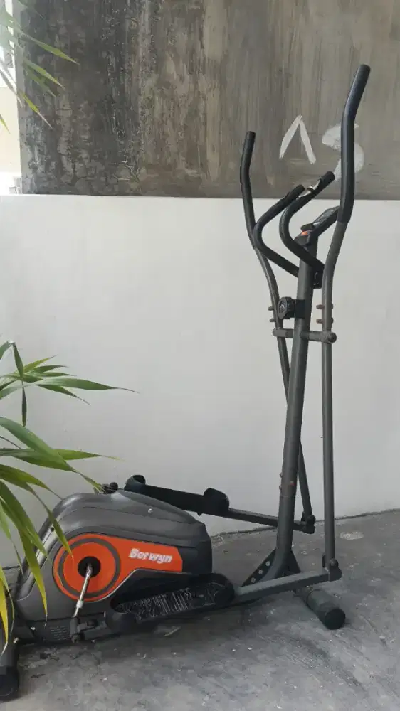 Sepeda Statis Elliptical Bike Berwyn