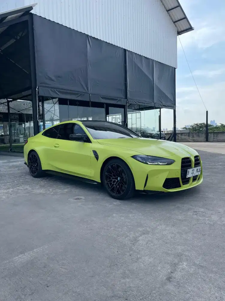 BMW M4 COMPETITION  AT 2023 LOW KM SAO PAULO YELLOW SUPER CONDITION