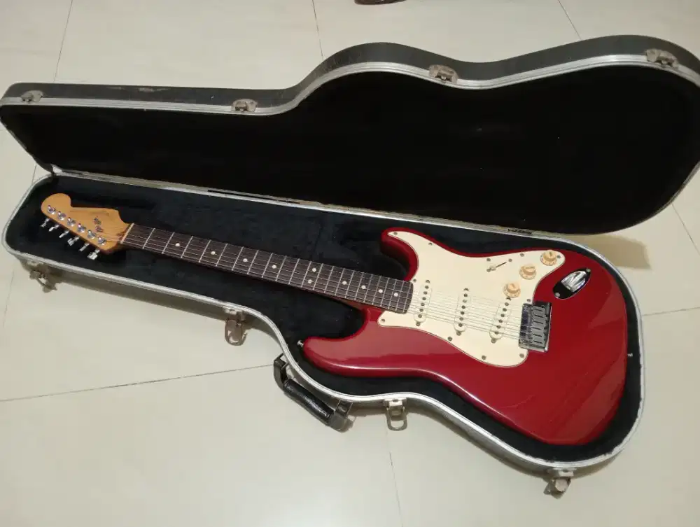 FENDER AMSTRAD 95 USA NO GIBSON