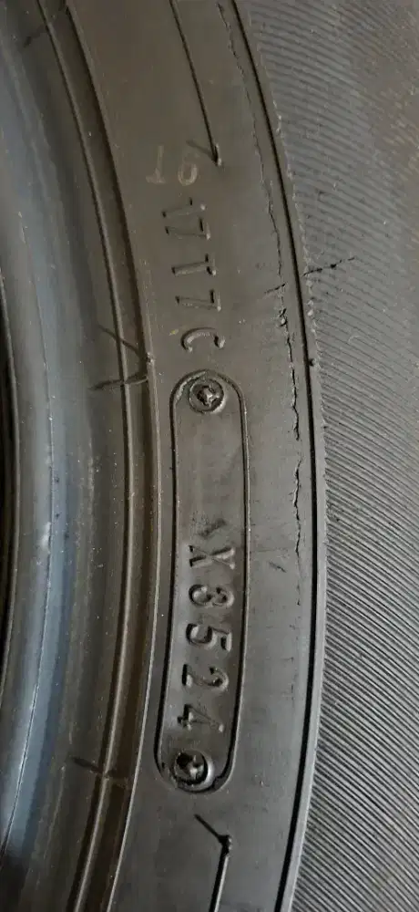 Ban mobil falken R18 kondisi 95%