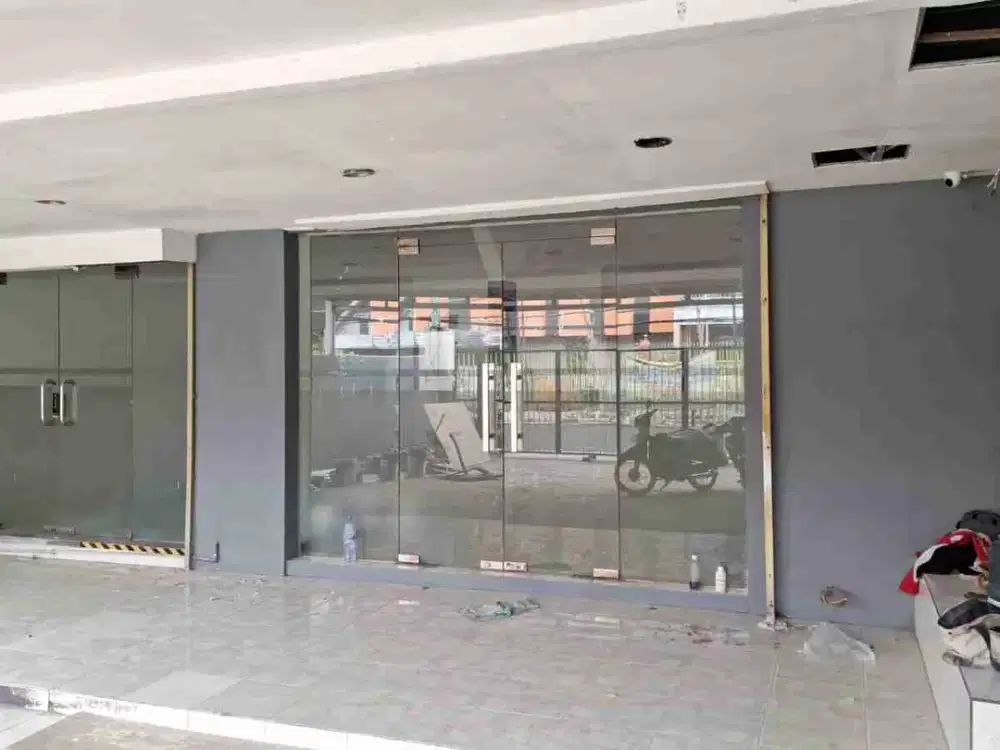 DISEWAKAN *MURAH* TEMPAT USAHA PUSAT KOTA  JL. KARTINI