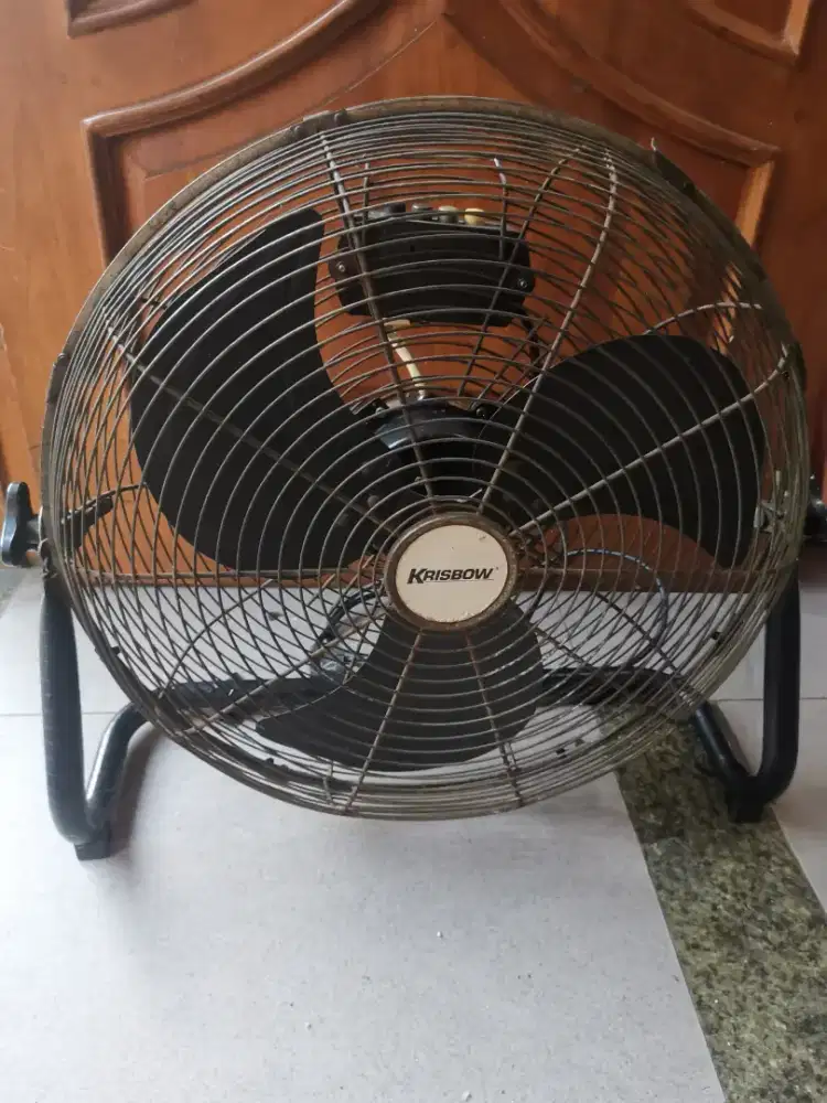 Kipas angin meja Krisbow 18 inci mantap