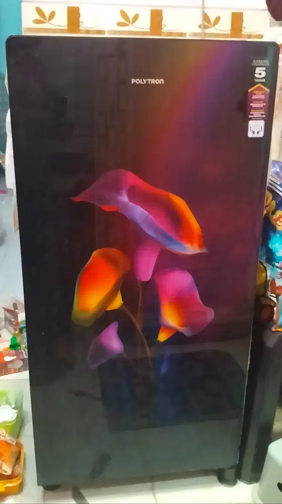 Kulkas Polytron Belleza  Tempered glass 180L