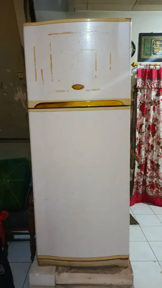 Kulkas 2 Pintu Kapasitas Besar - Sharp SJ-D55G-GY