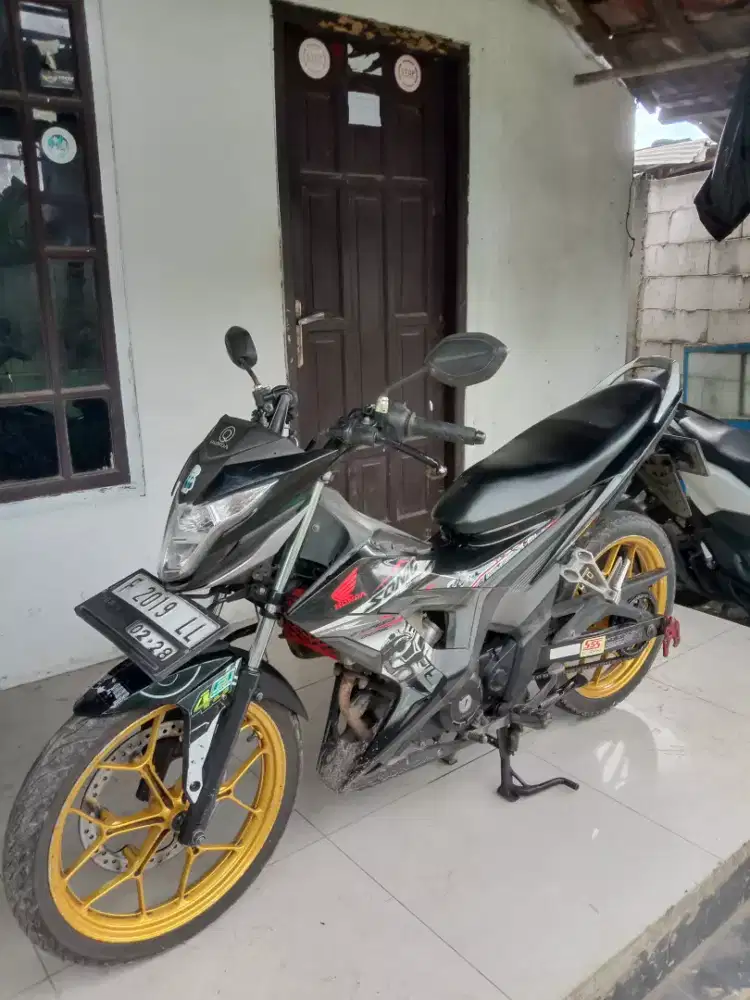 DIJUAL/TT HONDA SONIC 150R 2015 PAJAK HIDUP