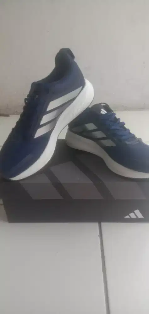 Sepatu Adidas Runblast
