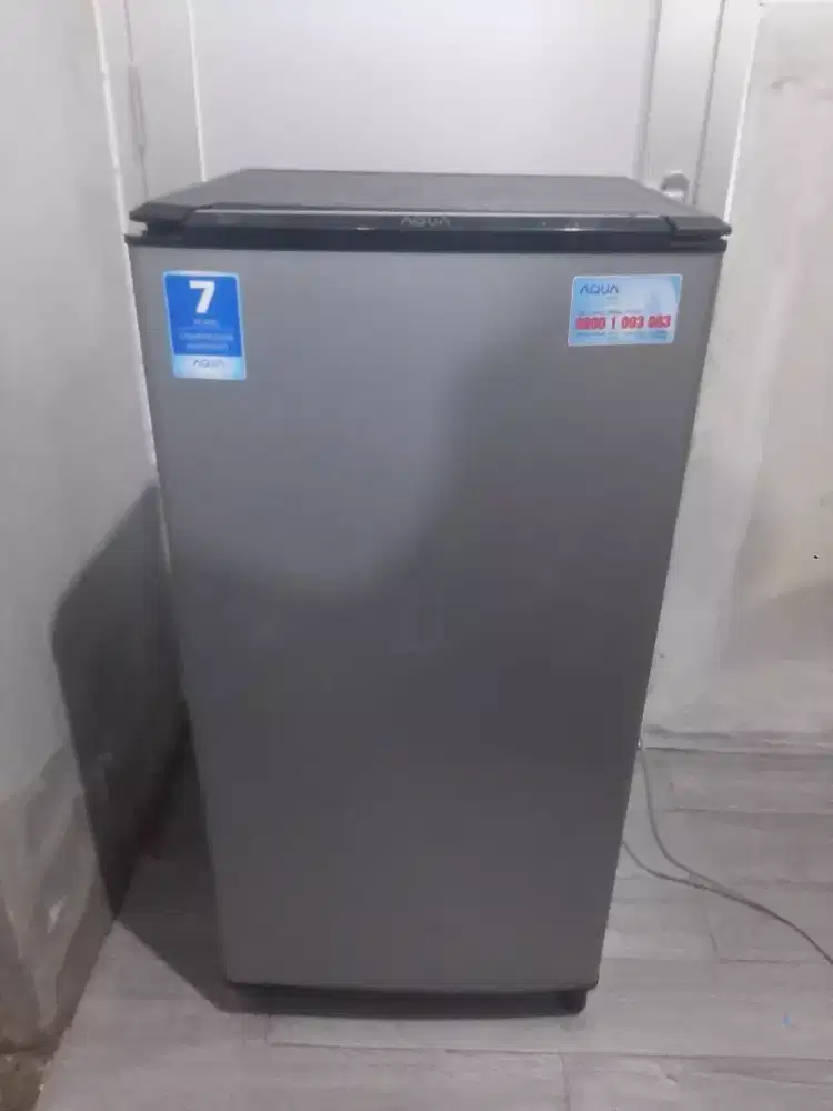 Kulkas 1 pintu merk Aqua