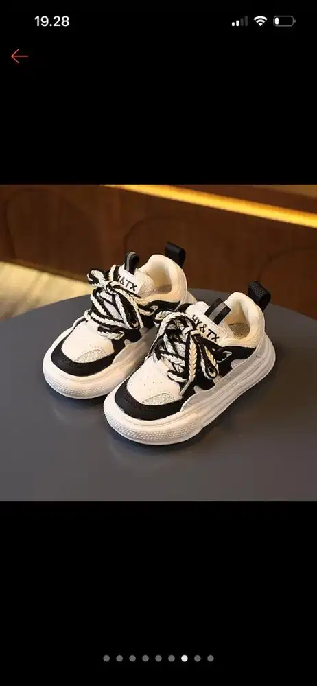 Sepatu anak preloved