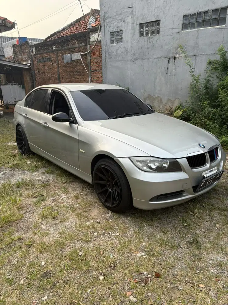 BMW 320i 2006 Bensin