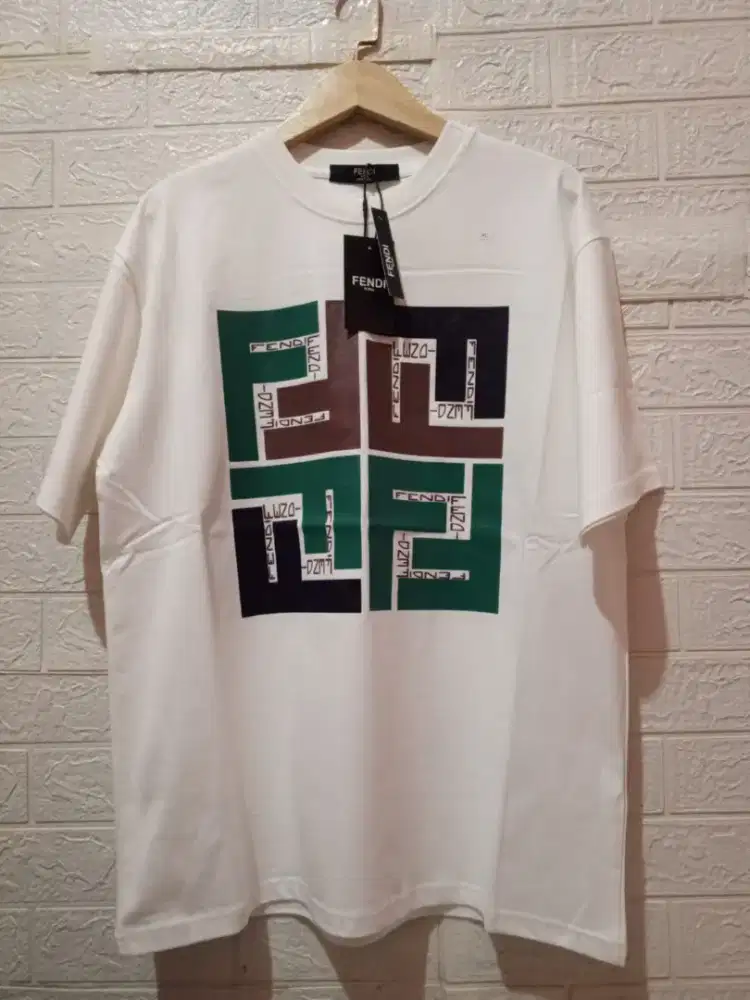 Baju kaos fendi