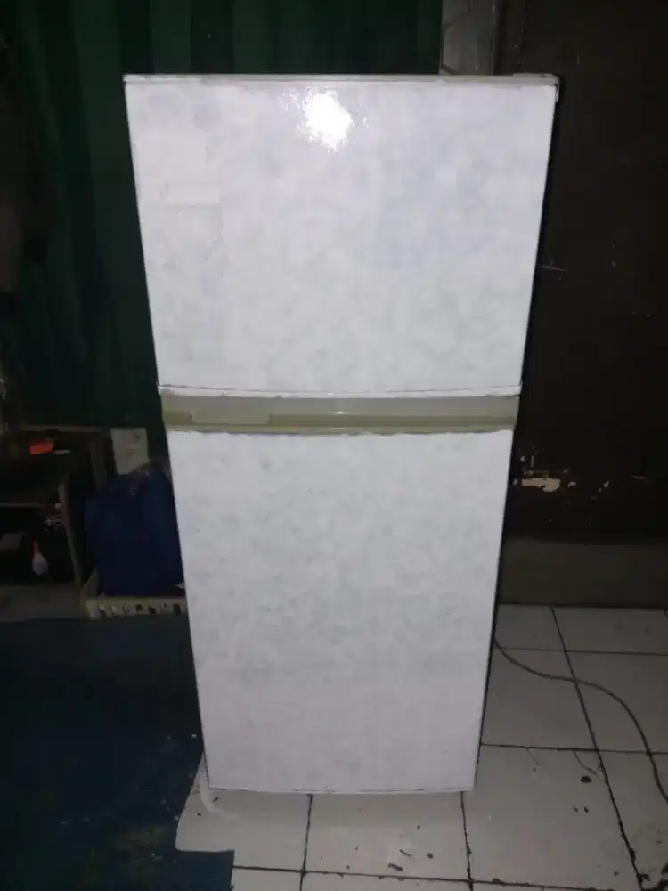 KULKAS 2 PINTU MERK SHARP