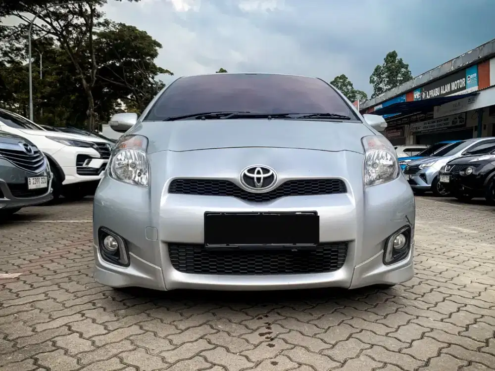 ISTIMEWA!! TOYOTA YARIS 1.5 S LIMITED MATIC 2012 SILVER KM 125RB