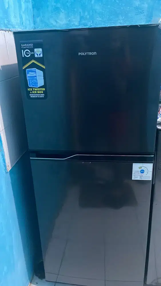 Kulkas 2 pintu polytron