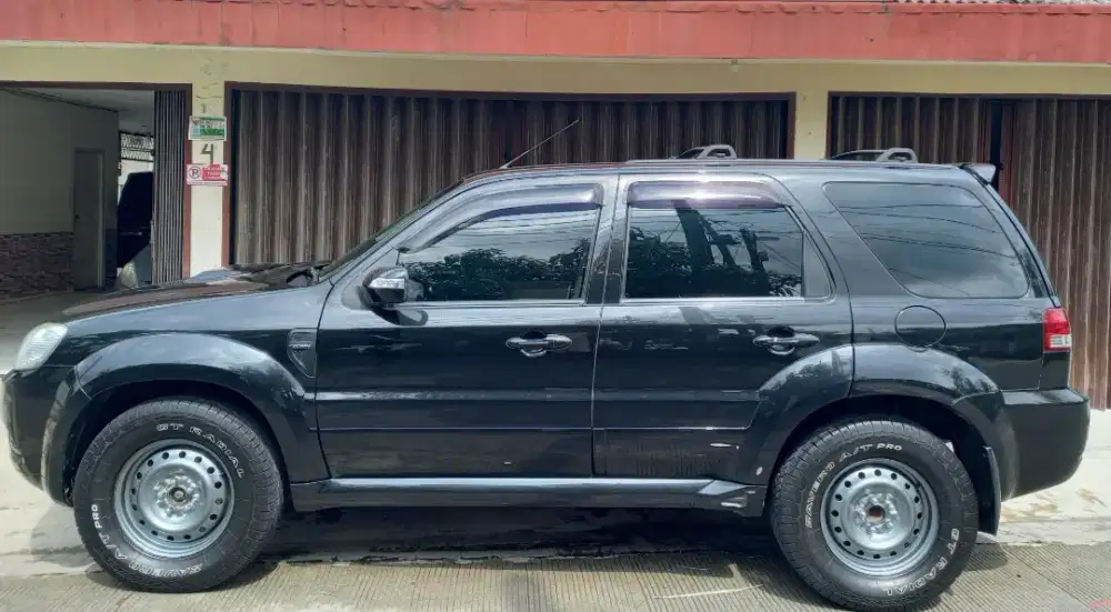 Escape limited 2011 a/t siap mejeng