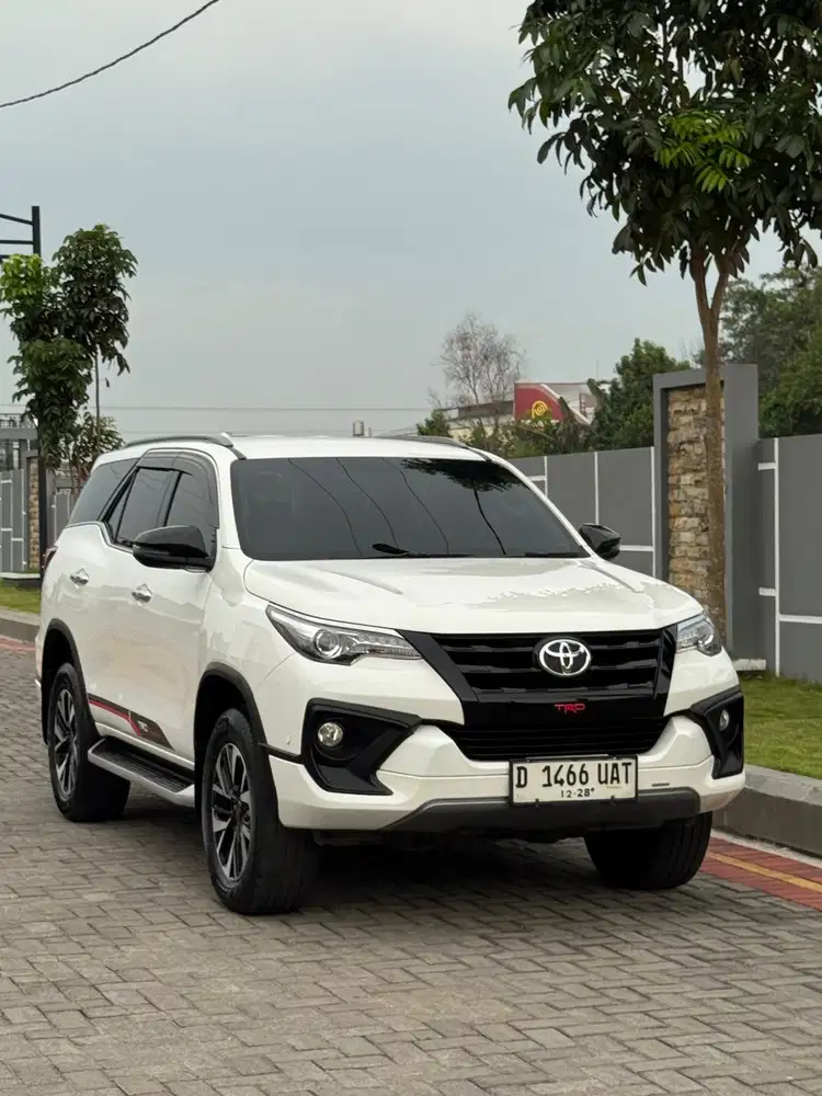 TOYOTA FORTUNER VRZ TRD 2.4 DIESEL AT 2018