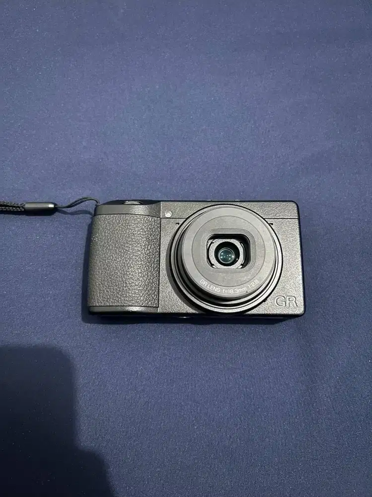 KAMERA RICOH GR III