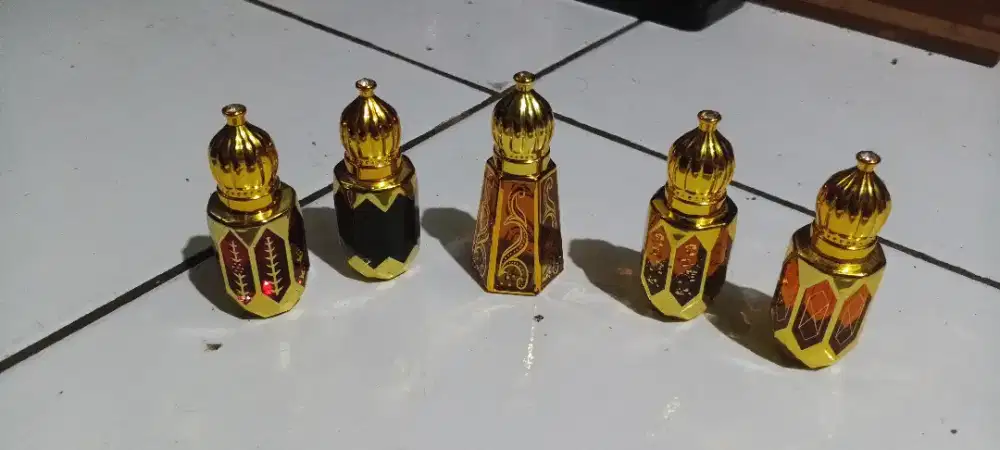 Minyak gaharu sulingan original