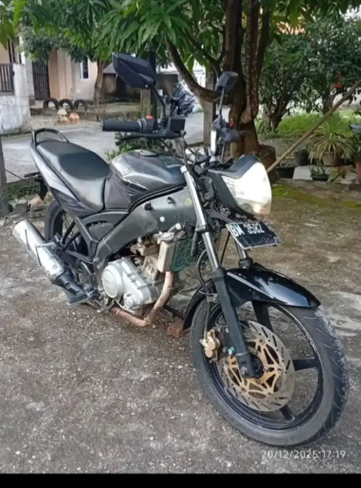 Si jual yamaha vixion 2010