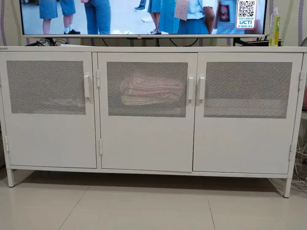 Meja TV Metal Informa