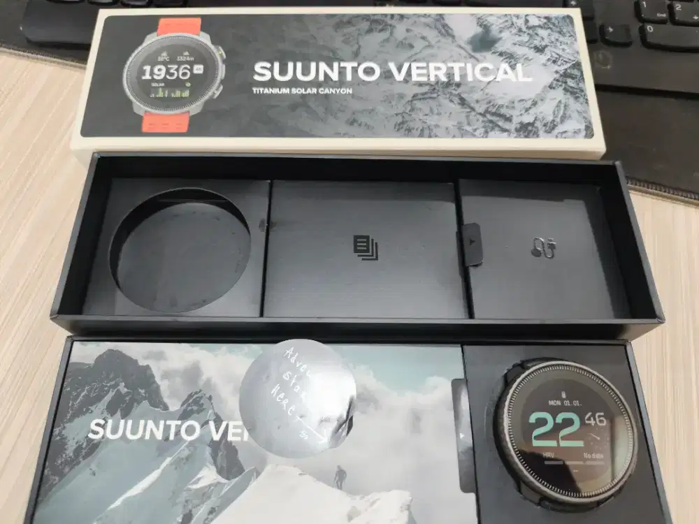 Suunto Vertical Titanium Solar Canyon Like New