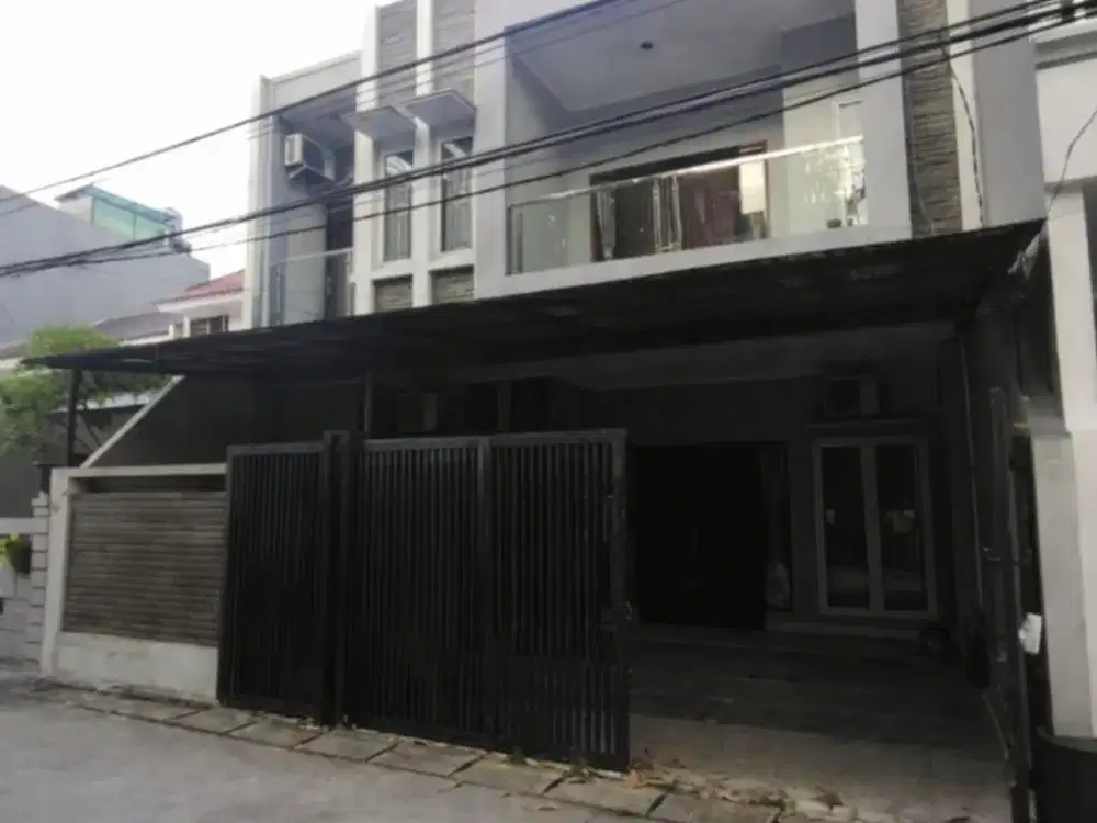 Rumah Komplek Walikota Uku 8X15 Dekat ke Mall Mkg Selatan Hrg Menarik