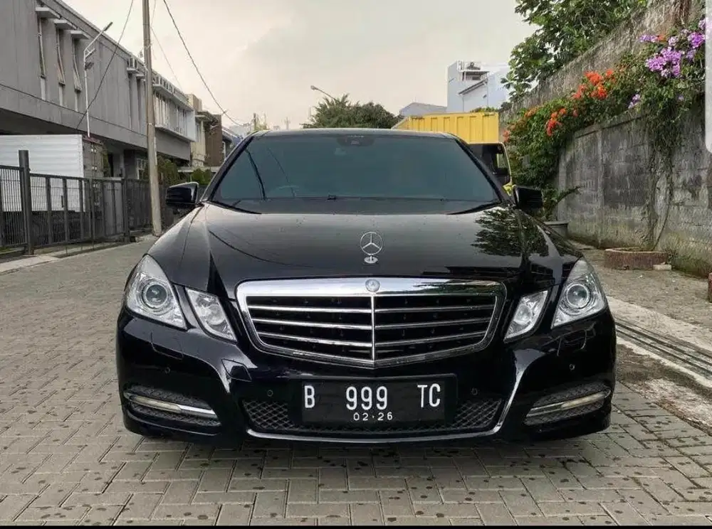 MERCY E 300 AVANTGARDE AT 2011 PABORAMIC