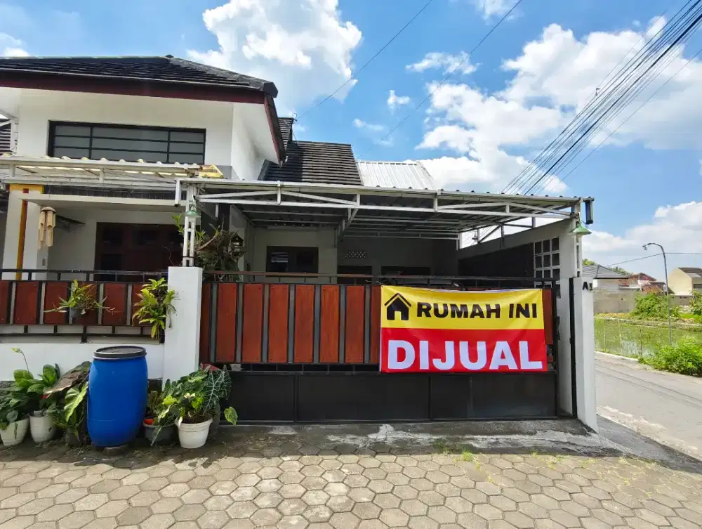 Dijual rumah nyaman, strategis, pinggir jalan, view sawah, Godean