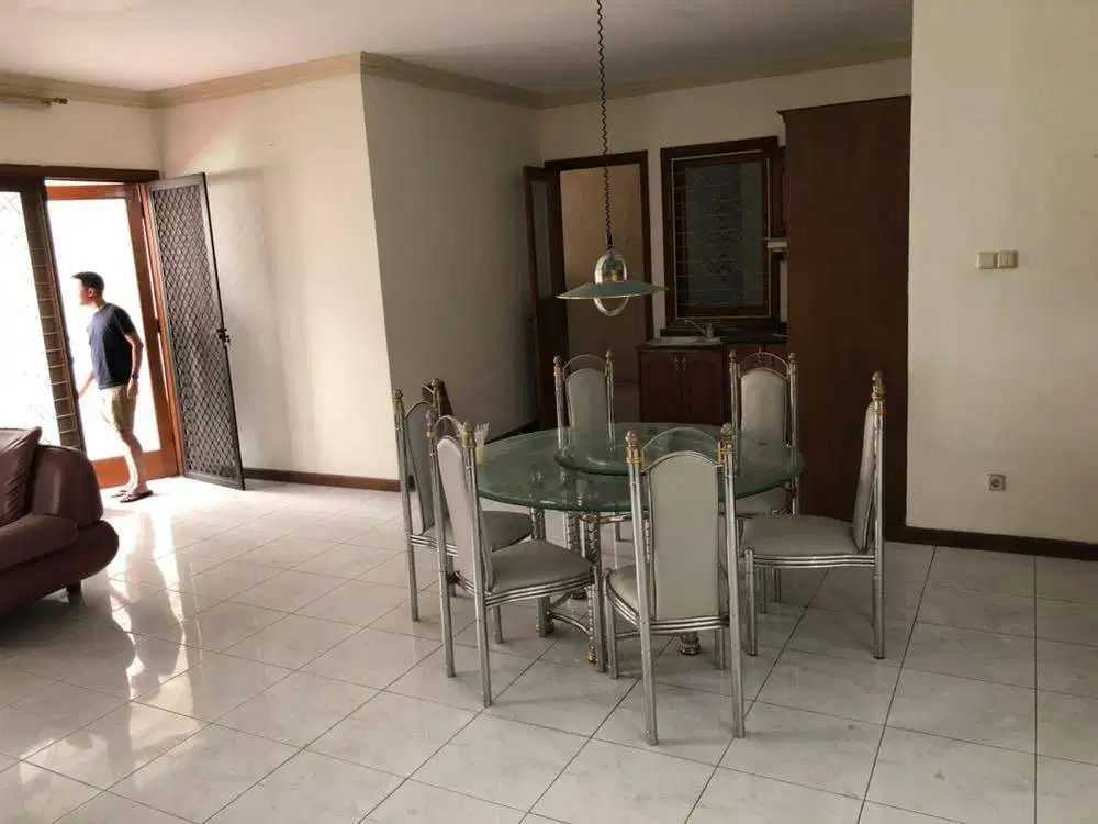 DIJUAL RUMAH DI GRAHA FAMILY BLOK C SIAP HUNI KUSEN FULL KAYU JATI