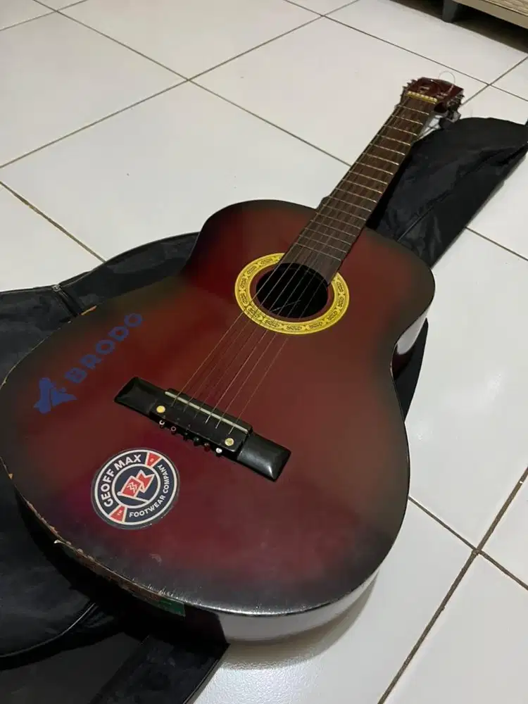 Gitar second kondisi oke