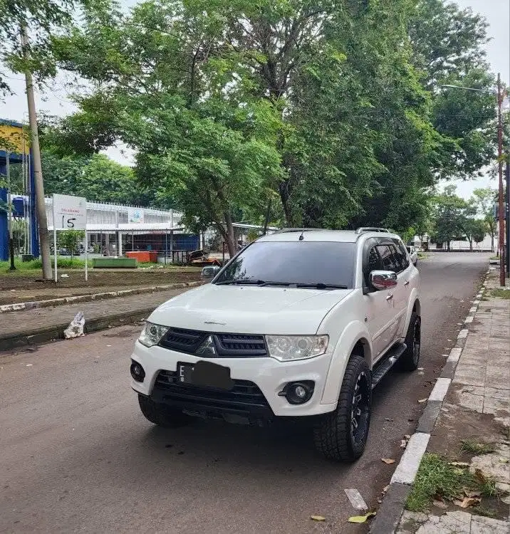 Mitsubishi Pajero Exceed matic 2015