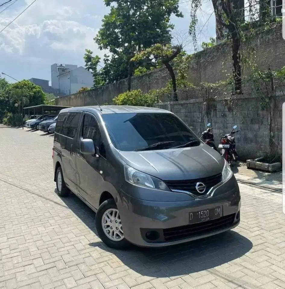 NISSAN EVALIA 1.5 SV AT 2012