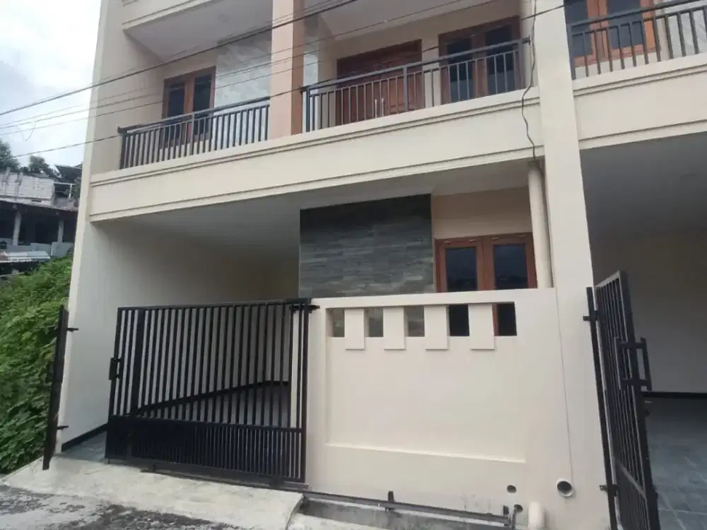 Rumah mewah siap huni di gajahmungkur tengah kota semarang