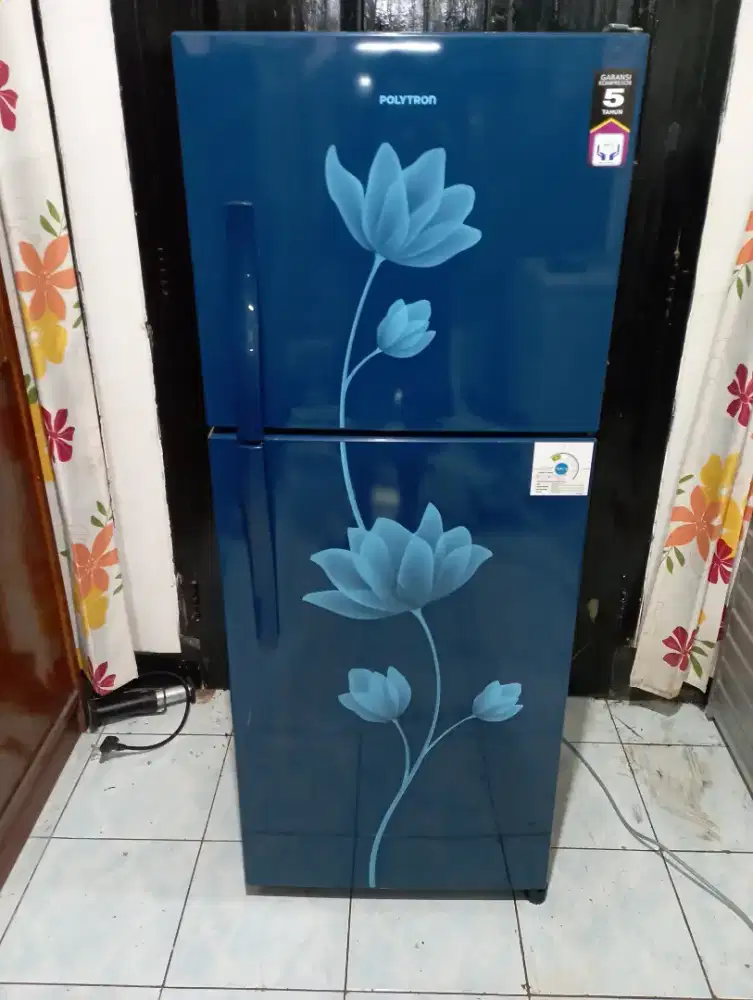 Kulkas 2 pintu polytron belleza