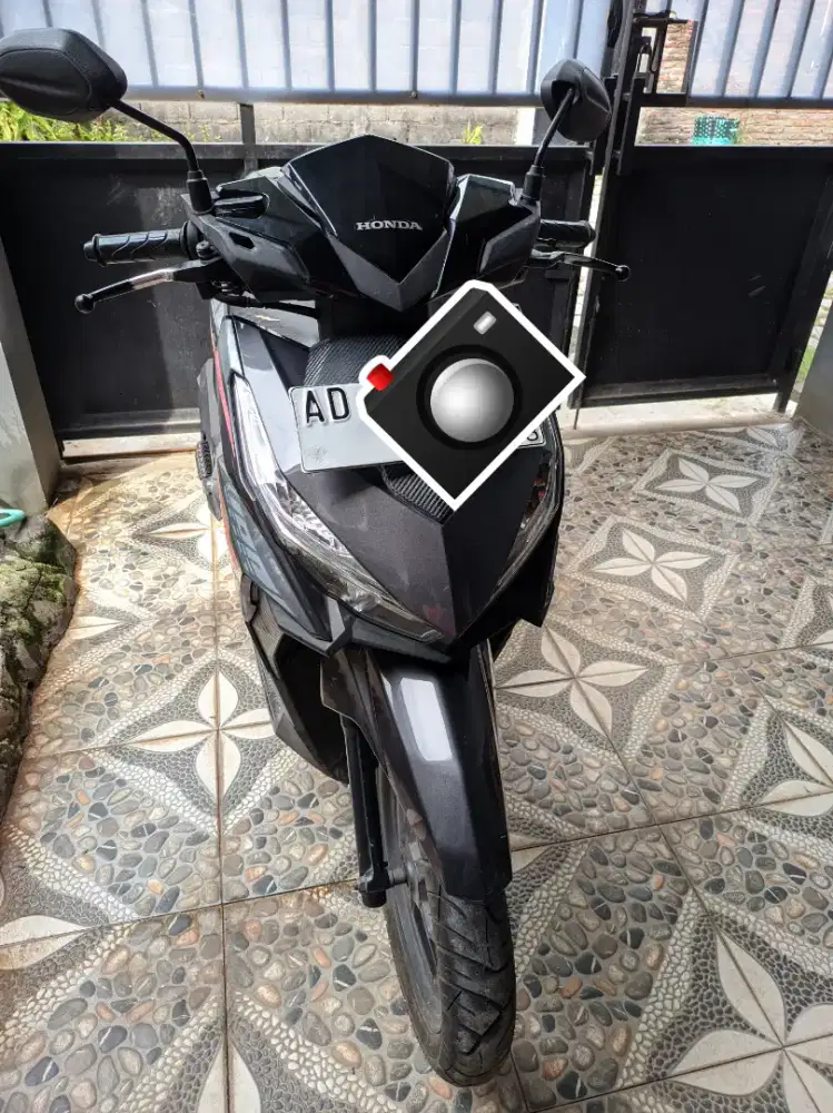 Vario 125 abu hitam