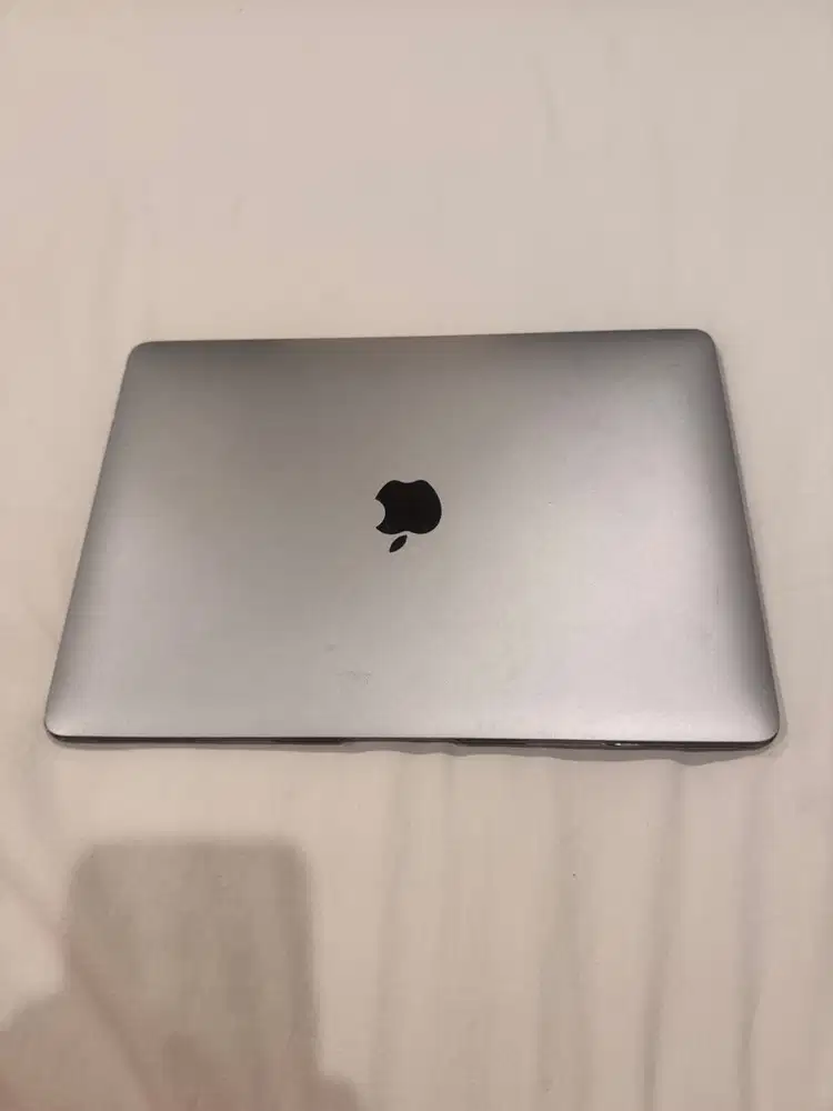 MacBook Air 2020 Intel i3 8GB – Normal – Siap Pakai