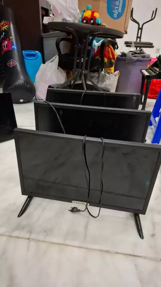 3pcs MONITOR / LED TV MERK GAZELA 20 INCH