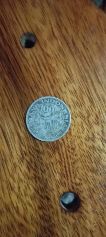 Uang koin kuno 100 rupiah