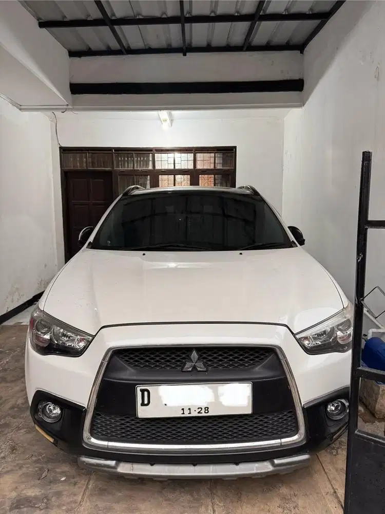 OUTLANDER PX SPORT 2013 AT PUTIH SUNROOF