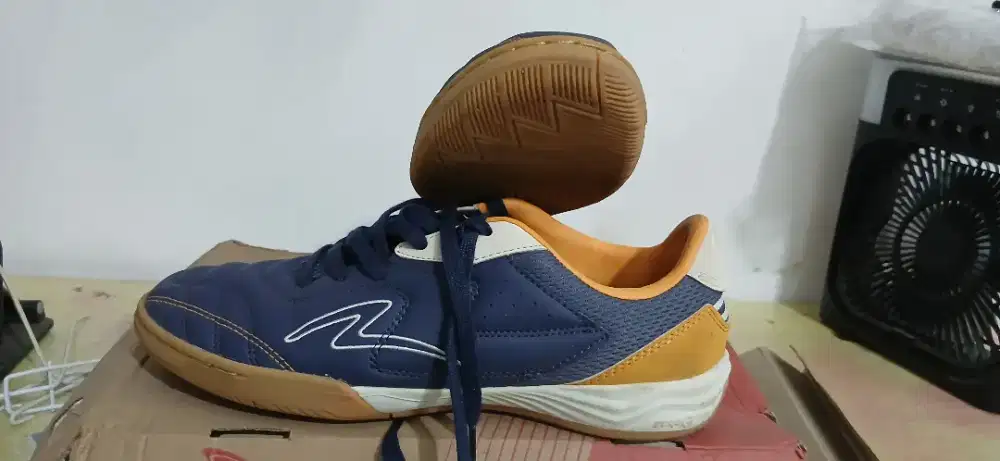 Sepatu specs size 40