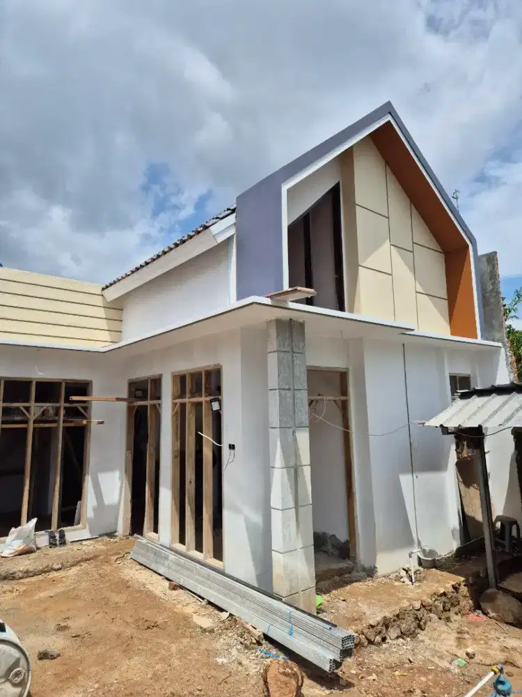 RUMAH 300 JUTAAN DEKAT UMITRA UBL