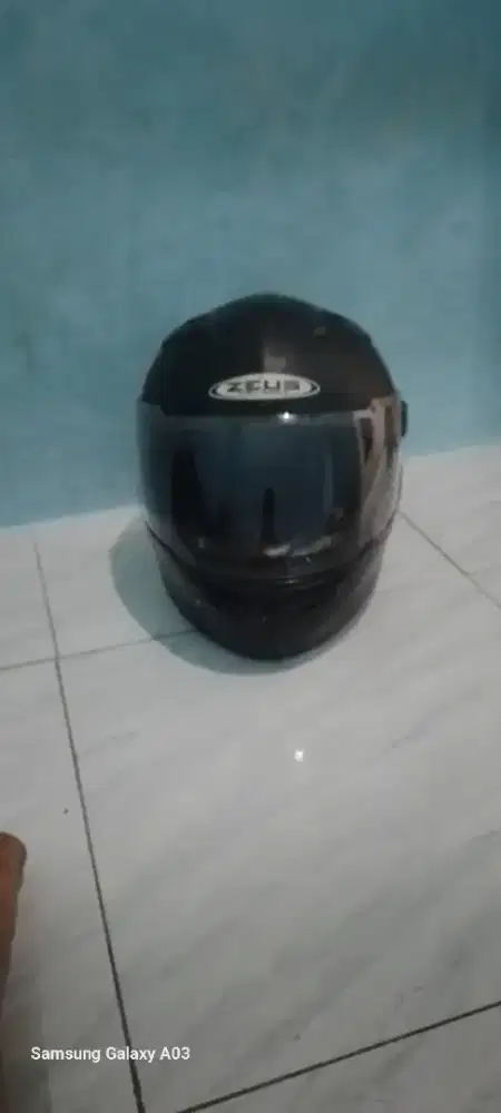 Yo bosku helm merek zeus