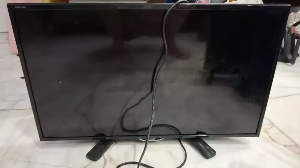 1pcs SHARP LED TV 24 inch