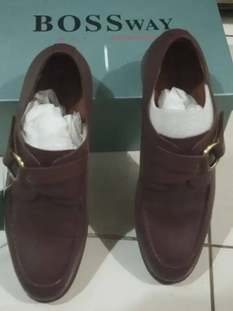 Sepatu Bossway ORI kulit ,coklat size 43
