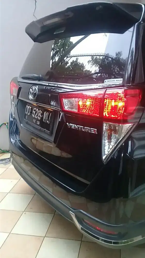 INOVA VENTURER 2.0 CC AUTOMATIC 2020 WARNA HITAM