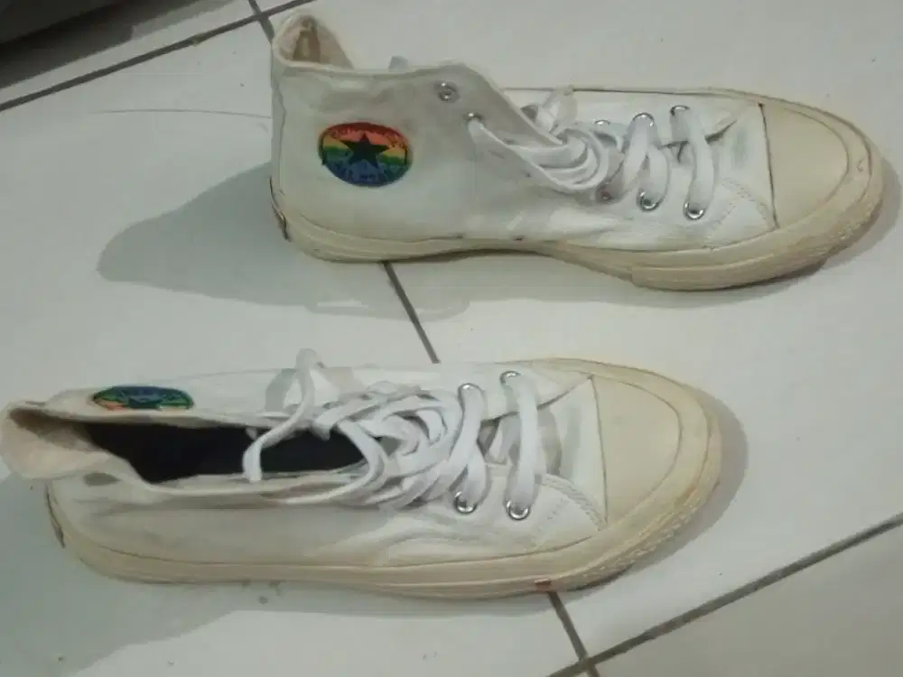 Sepatu Converse  putih size 43