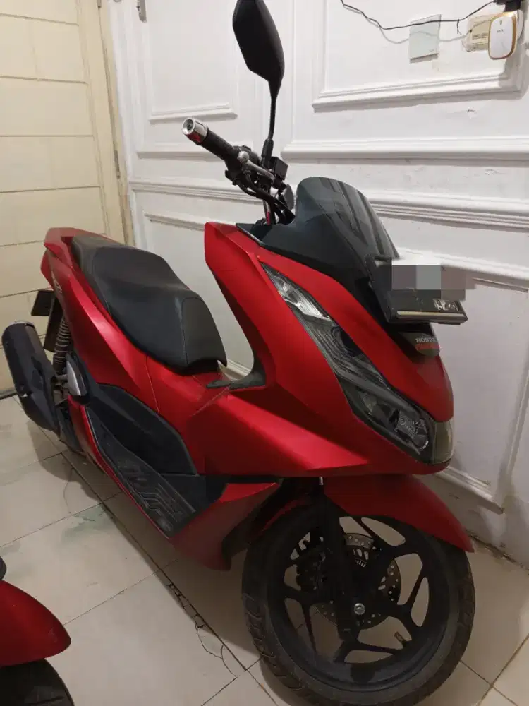 Motor Honda PCX 160 ABS Warna Merah
