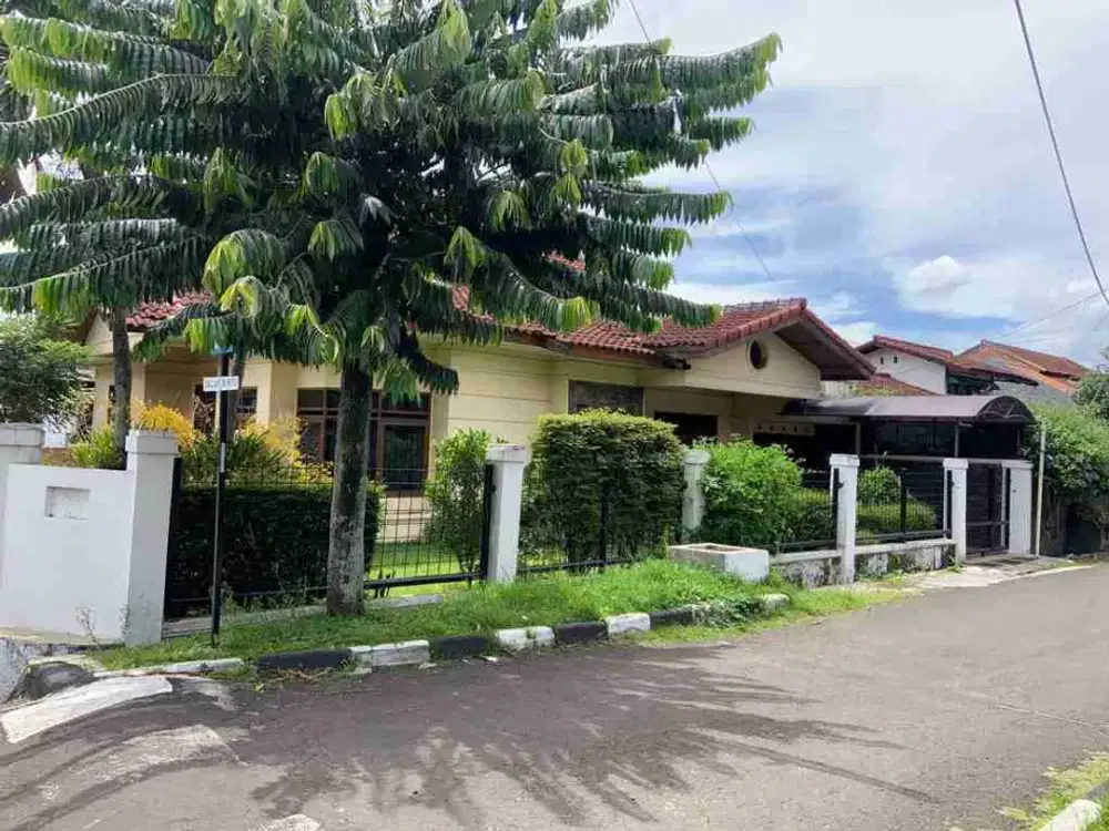 Dijual Rumah Asri Posisi Hook Di Sayap Gegerkalong