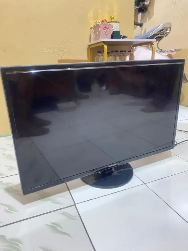 Jual tv samsung LCD 32  kondisi sangat baik