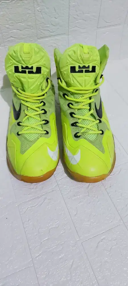 Sepatu Nike Neon